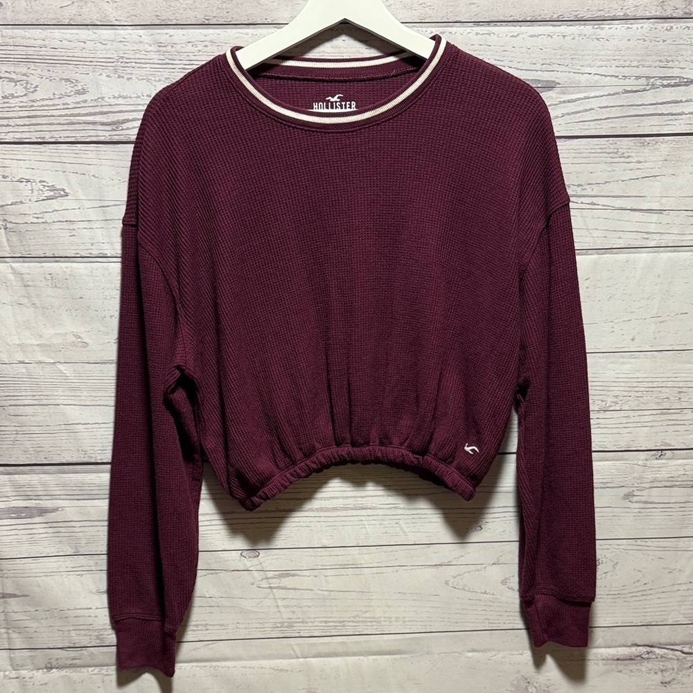Hollister cropped Longsleeve top